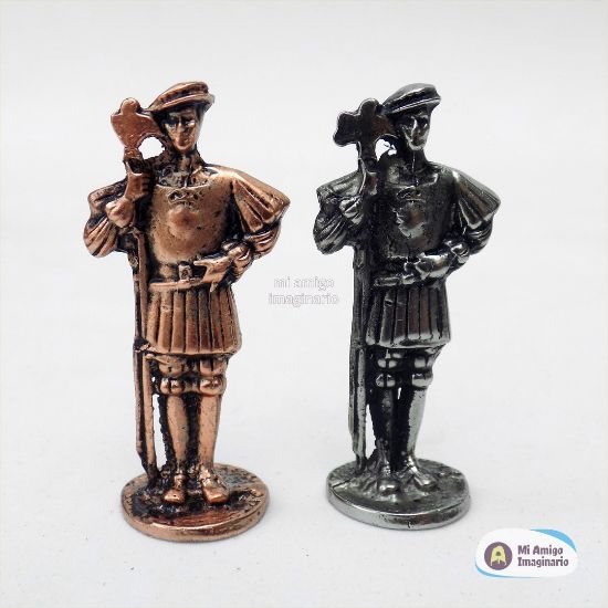 Imagen de Ajedrez Artesanal Medieval De Metal Con Estuche Tablero 30 Z