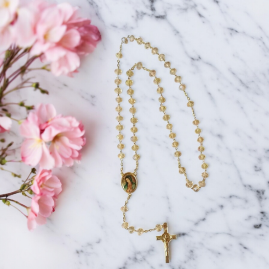 Imagen de Rosario De Cristal Cortado Honey,  10 Piezas.