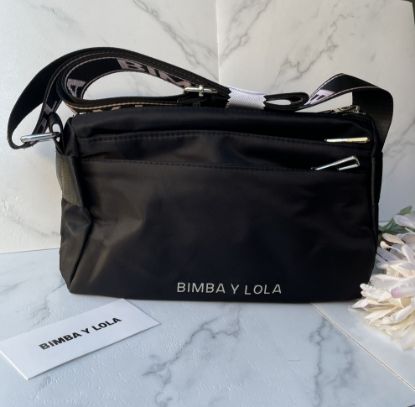Imagen de Bolsa de dama color negra marca Bimba y Lola