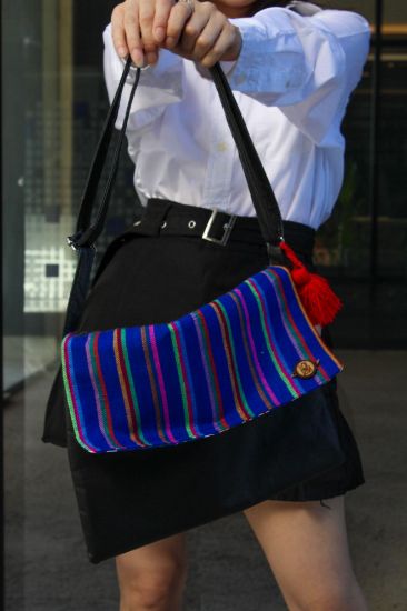 Imagen de Bolso Iztly negro/morado