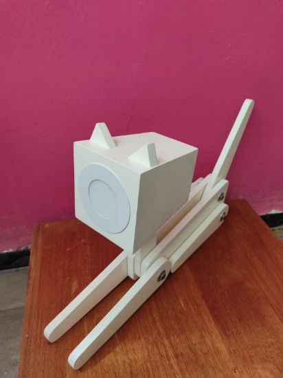 Imagen de LAMPARA ARTESANAL DE MDF EN FORMA DE GATO