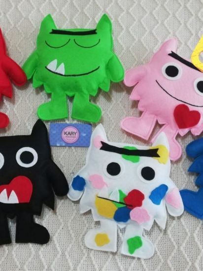 Imagen de Set de 7 monstruos de las emociones en fieltro  gigantes de 23cm cada muñeco