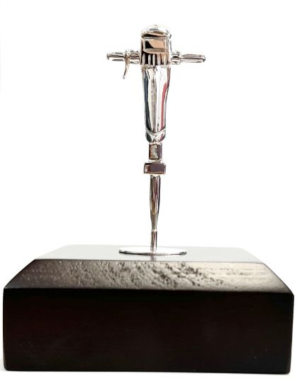 Imagen de Escultura taladro minero / Técnica modelado en cera.