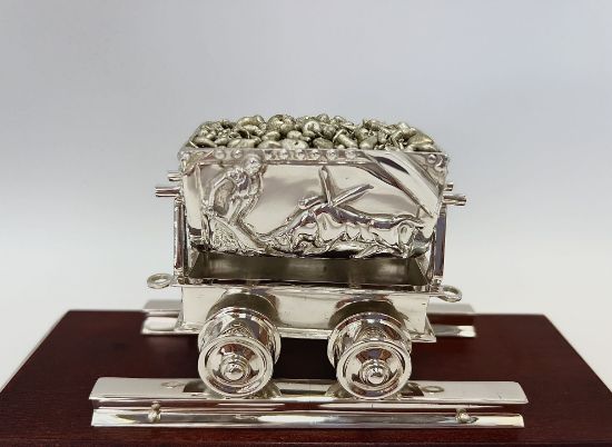 Imagen de Escultura carrito minero