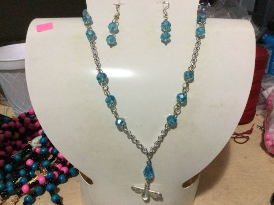 Imagen de Juego de collar y aretes Abeja