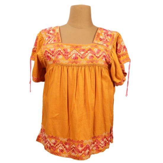 Imagen de Blusa de color mostaza bordada