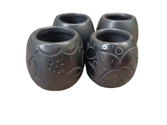 Imagen de Set de 4 vasos mezcaleros de barro negro Oaxaca