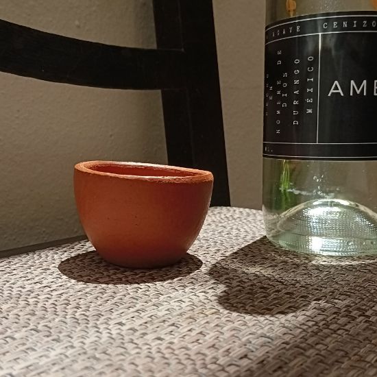 Imagen de Vaso mezcalero de barro bruñido Colima