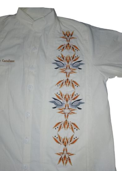 Imagen de Guayabera con bordado Rangeliano talla que requieras