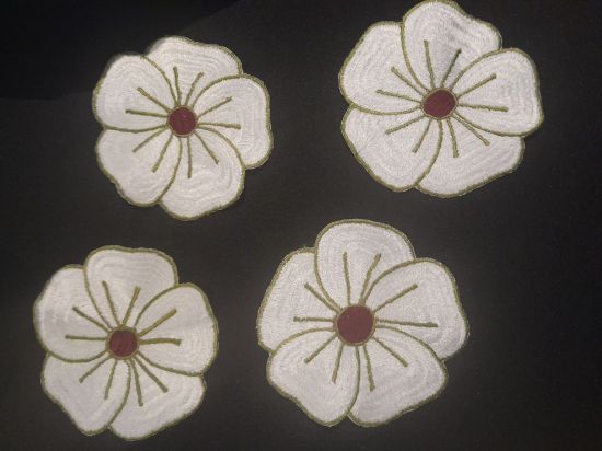 Imagen de Porta vasos flor blanca 