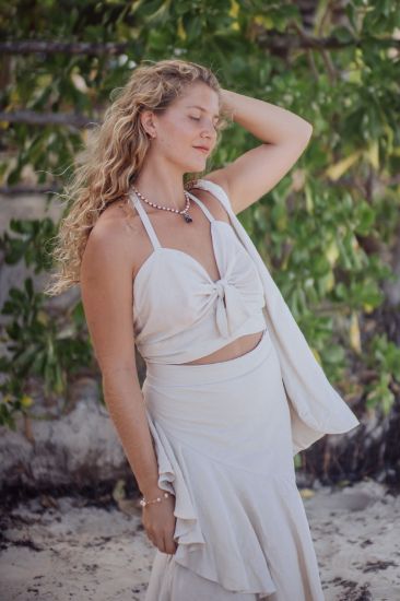 Imagen de Conjunto de falda Balam y crop top sak bej