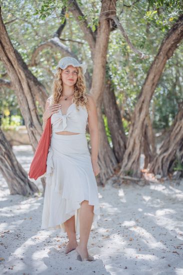 Imagen de Conjunto de falda Balam y crop top sak bej