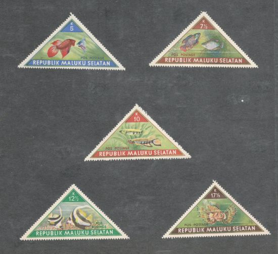 Imagen de ISLAS MOLUCAS SERIE ESTAMPILLAS FAUNA PECES DE AGUA DULCE TRIÁNGULOS