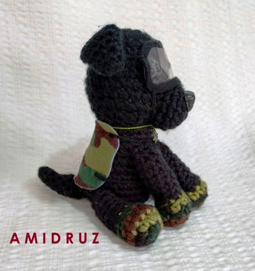 Imagen de Perro rescatista negro