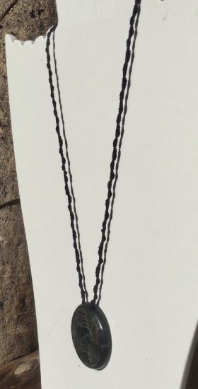 Imagen de Simbolo de la palabra - Arte prehispánico - collar de piedra serpentina estilo jade guatemalteco