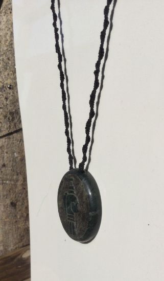 Imagen de Simbolo de la palabra - Arte prehispánico - collar de piedra serpentina estilo jade guatemalteco