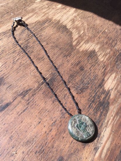 Imagen de Simbolo de la palabra - Arte prehispánico - collar de piedra serpentina estilo jade guatemalteco
