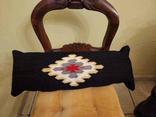 Imagen de Cojin riñonero tejido en lana