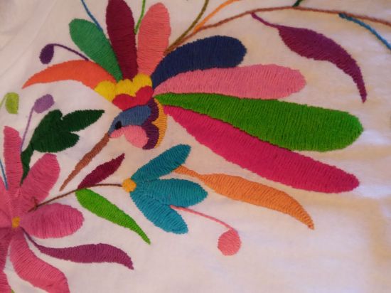 Imagen de Playera EG con bordado de tenangos