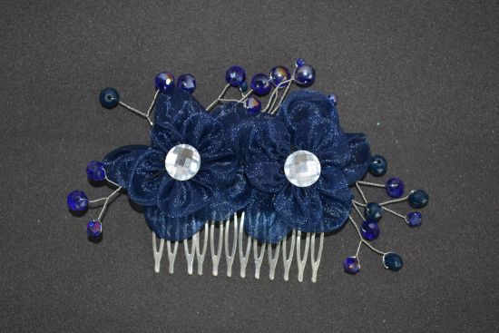 Imagen de tocado flores organza comunion graduacion peineta flores 