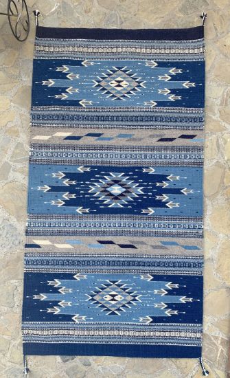 Imagen de Tapete de lana Azul Indigo tenido natural  tejido a mano con colores vegetales  80x150cm