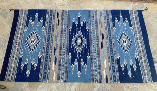 Imagen de Tapete de lana Azul Indigo tenido natural  tejido a mano con colores vegetales  80x150cm