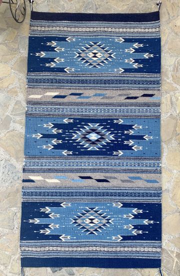 Imagen de Tapete de lana Azul Indigo tenido natural  tejido a mano con colores vegetales  80x150cm