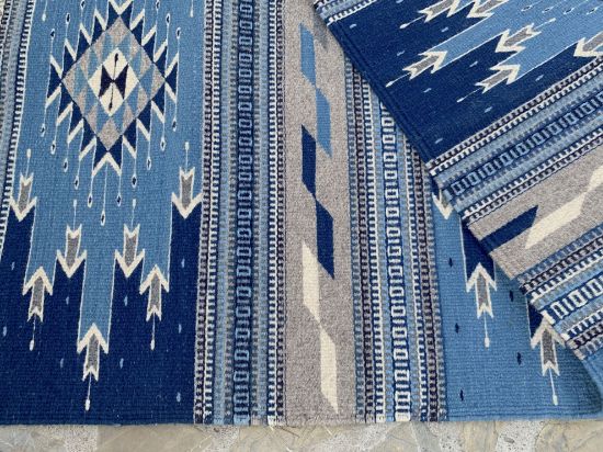 Imagen de Tapete de lana Azul Indigo tenido natural  tejido a mano con colores vegetales  80x150cm