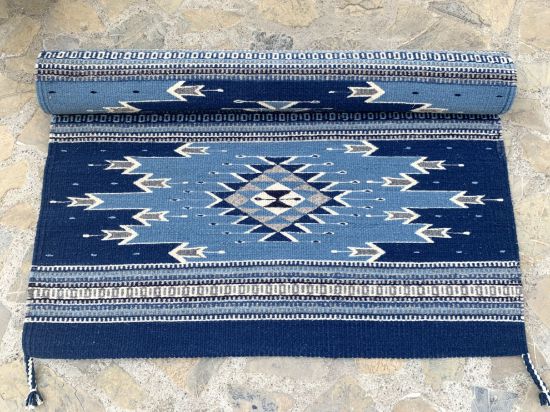 Imagen de Tapete de lana Azul Indigo tenido natural  tejido a mano con colores vegetales  80x150cm