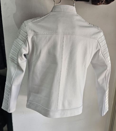 Imagen de Chamarra de piel color blanca