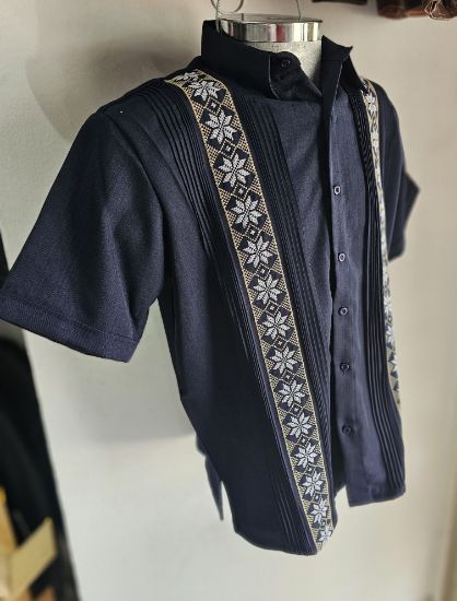 Imagen de Guayabera de Lino Azul Marino Manga Corta
