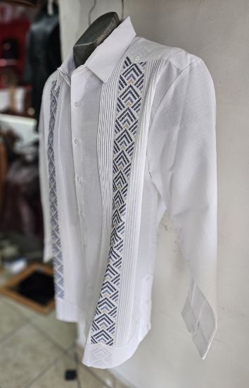Imagen de Guayabera de Lino Color Modelo Bacalar Manga Larga
