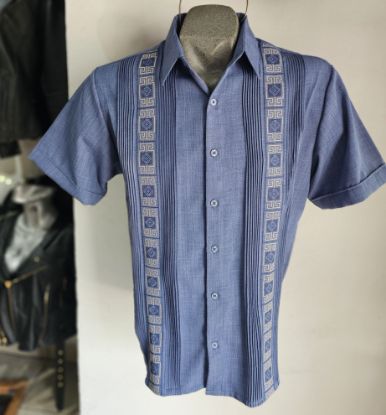 Imagen de Guayabera Azul de Lino con Manga Corta Modelo Tikal