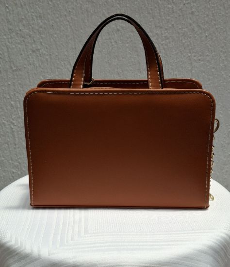 Imagen de Bolsa de Piel Juvenil Colibrí Color Negra