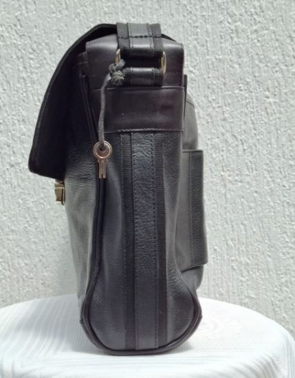 Imagen de Maletín amplio color negro de piel de Borrego Peligüey (Borrego Tabasco)