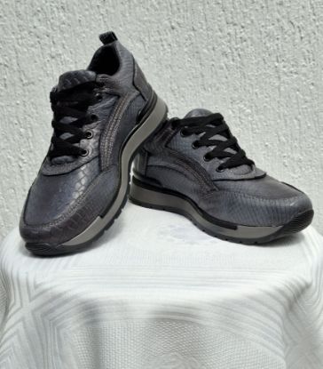 Imagen de Zapato en piel de borrego peligüey (Borrego Tabasco). Color Gris