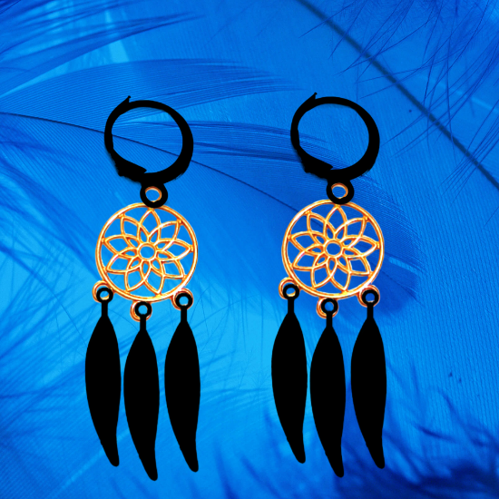 Imagen de + de 10 Modelos y Combinaciones de Colores de 1 Par de Atrapasueños Color Dorado Alta Durabilidad en Arracaditas Color Negro para Escoger x1