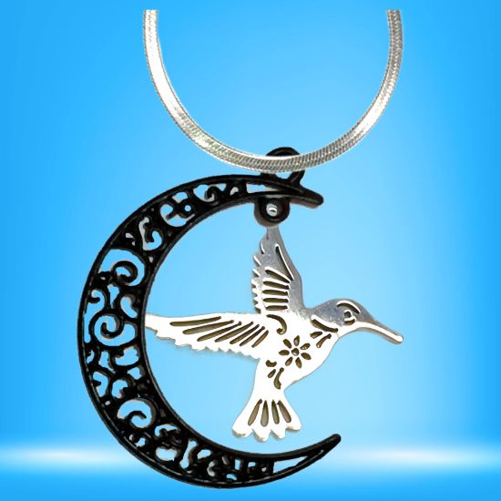 Imagen de Hermoso Colibri Acero Inoxidable Alta Durabilidad en Luna Creciente Negra 41x31mm en Aretes, Collar o Juego (Aretes+Collar)+9 Combinaciones y Modelos para Escoger x1col