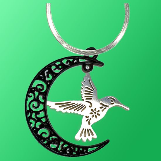 Imagen de Hermoso Colibri Acero Inoxidable Alta Durabilidad en Luna Creciente Negra 41x31mm en Aretes, Collar o Juego (Aretes+Collar)+9 Combinaciones y Modelos para Escoger x1col
