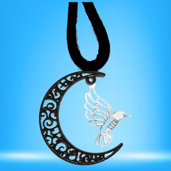 Imagen de Hermoso Colibri Silueta Grande Alta Durabilidad en Luna Creciente Negra 41x31mm en Aretes, Collar o Juego (Aretes+Collar)+9 Combinaciones y Modelos para Escoger x1col