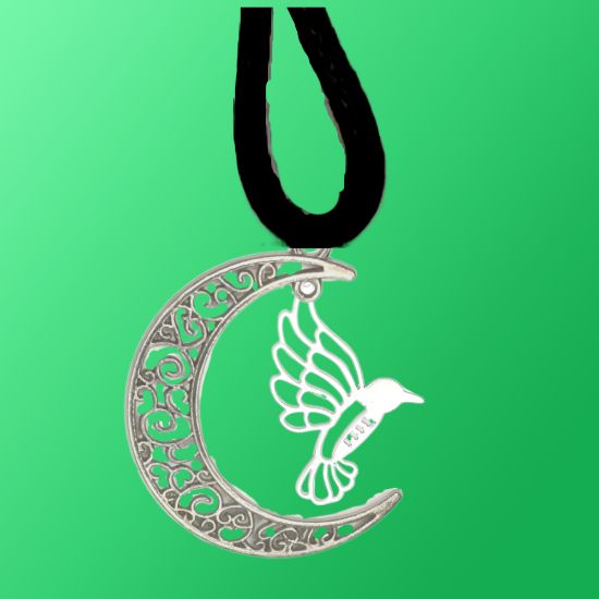 Imagen de Hermoso Colibri Silueta Grande Alta Durabilidad en Luna Creciente Negra 41x31mm en Aretes, Collar o Juego (Aretes+Collar)+9 Combinaciones y Modelos para Escoger x1col