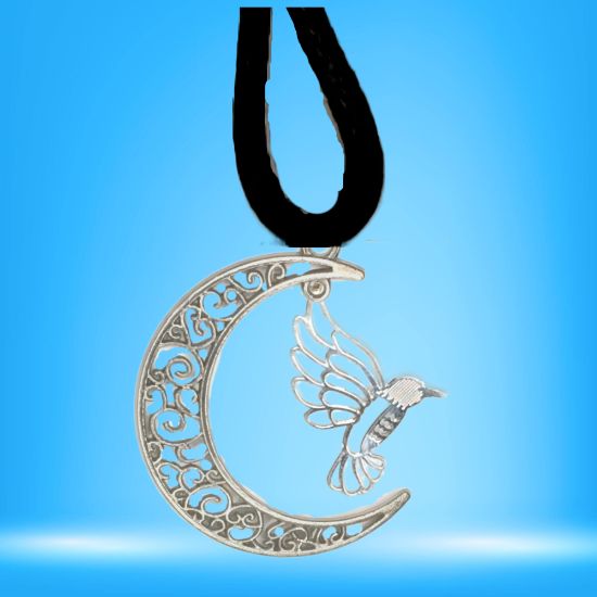 Imagen de Hermoso Colibri Silueta Grande Alta Durabilidad en Luna Creciente Negra 41x31mm en Aretes, Collar o Juego (Aretes+Collar)+9 Combinaciones y Modelos para Escoger x1col