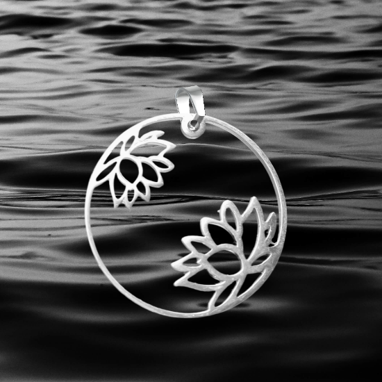 Imagen de Flor de Loto Mediana o Grande Acero Inoxidable (Meditacion Yoga ) Dije, Collar o LLavero x1loto