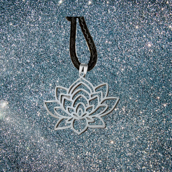 Imagen de Flor de Loto Mediana o Grande Acero Inoxidable (Meditacion Yoga ) Dije, Collar o LLavero x1loto