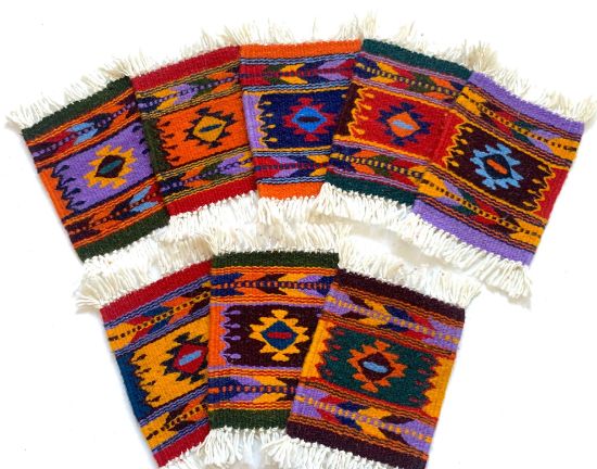 Imagen de Set de 8  piezas de Posa Vasos de Lana, Multi Color Tejido Zapoteco heccho a Mano, 12x15 cm Mini Tapetes