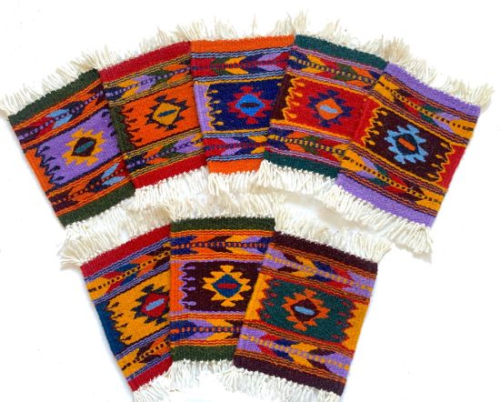 Imagen de Set de 8  piezas de Posa Vasos de Lana, Multi Color Tejido Zapoteco heccho a Mano, 12x15 cm Mini Tapetes