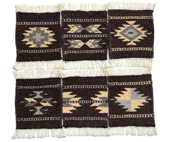 Imagen de 6  piezas de Posa Vasos de Lana , Multi Uso para proteger superficies de manchas y marcas. Color Negro y Crema Tejido Zapotec Geometric Hecho a Mano  12x14 cm