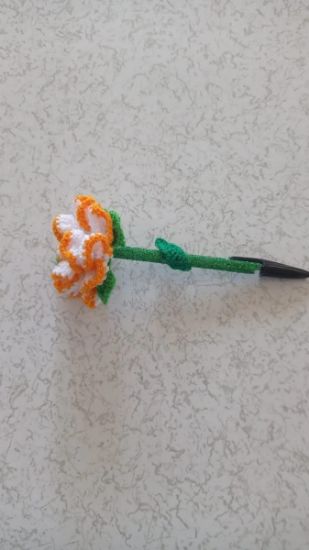 Imagen de Boligrafo Forma De Rosa Tejido A Mano Variedad De Colores.