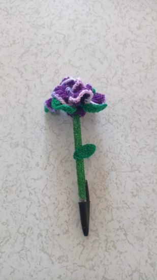 Imagen de Boligrafo Forma De Rosa Tejido A Mano Variedad De Colores.
